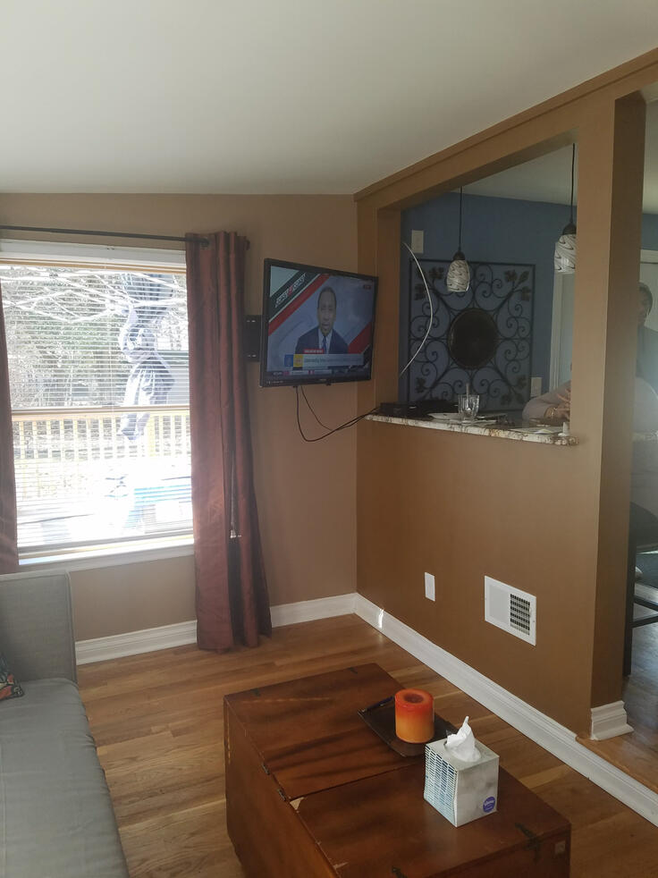 Sun Room (AFTER) with Pearl Bronze walls, White Ceiling &amp; Borders