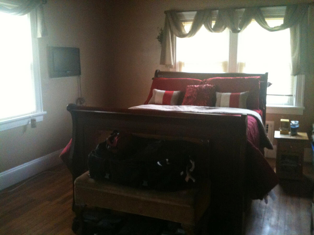 Bedroom (AFTER) with Taupe color walls, with White Borders &amp; Cranberry Ceiling